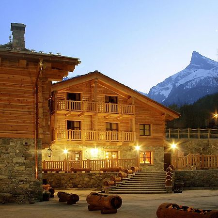 Silou Retreat Hotel Champdepraz Exterior photo