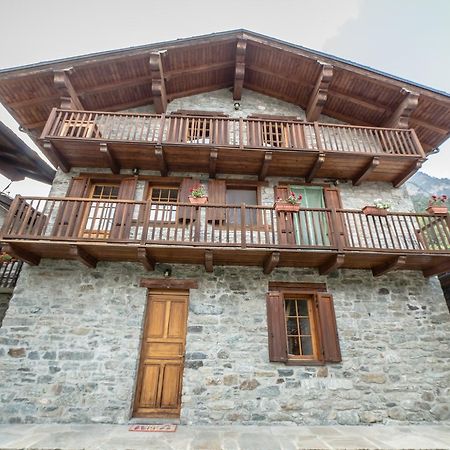 Silou Retreat Hotel Champdepraz Exterior photo