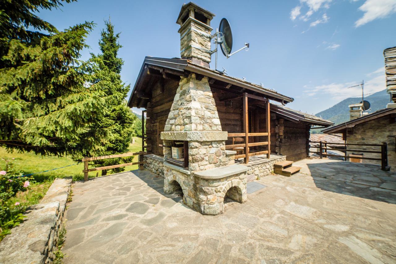 Silou Retreat Hotel Champdepraz Exterior photo