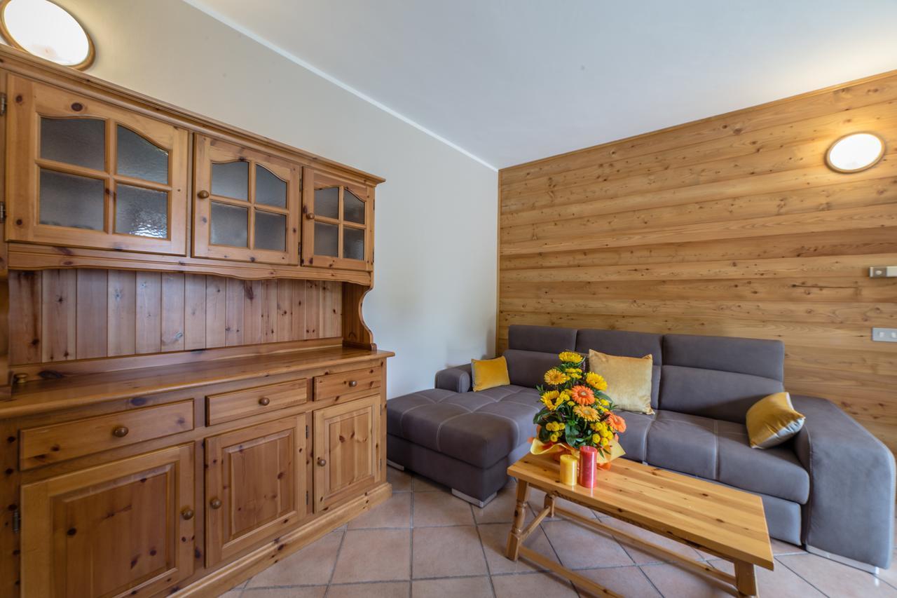 Silou Retreat Hotel Champdepraz Exterior photo