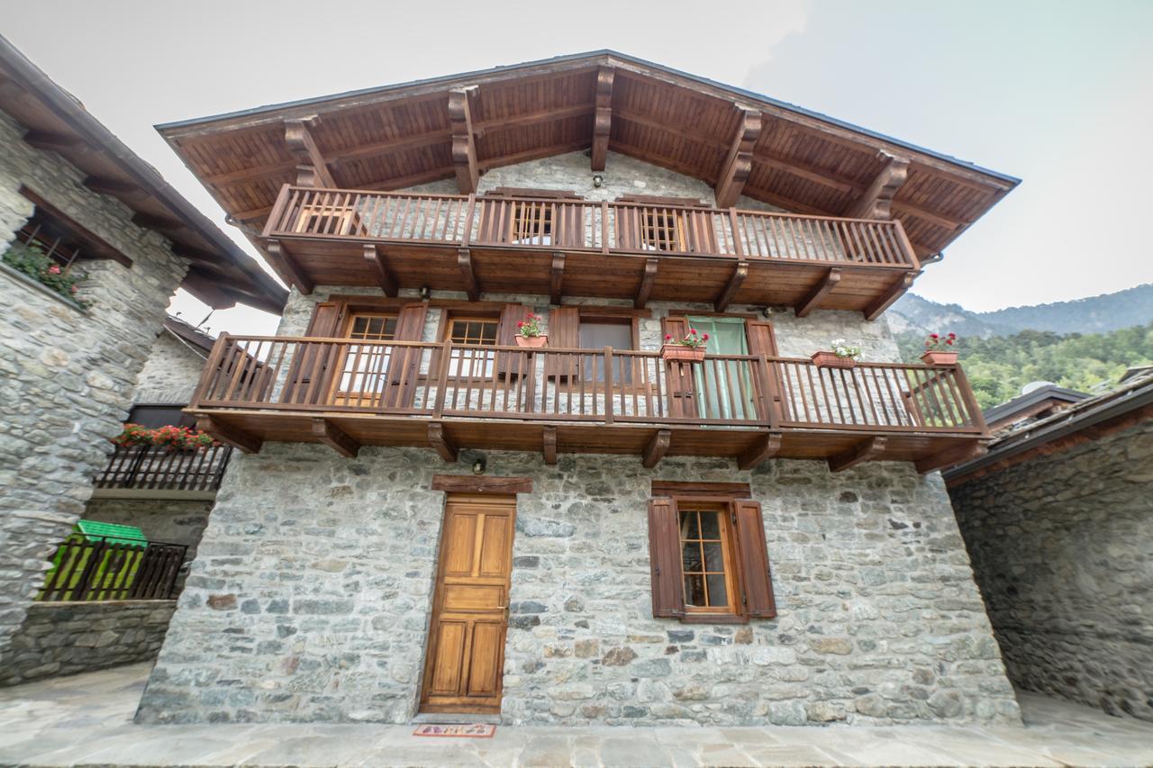 Silou Retreat Hotel Champdepraz Exterior photo